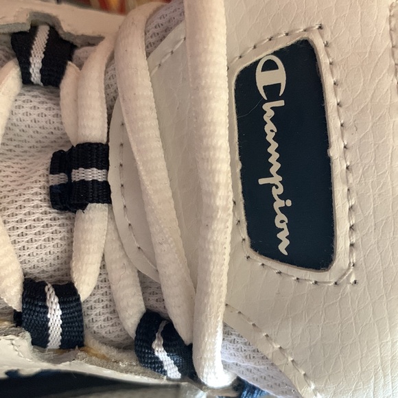 CHAMPION SNEAKERS NWOT. EXCELLENT CONDITION. SIZE 10.5 - Picture 2 of 10